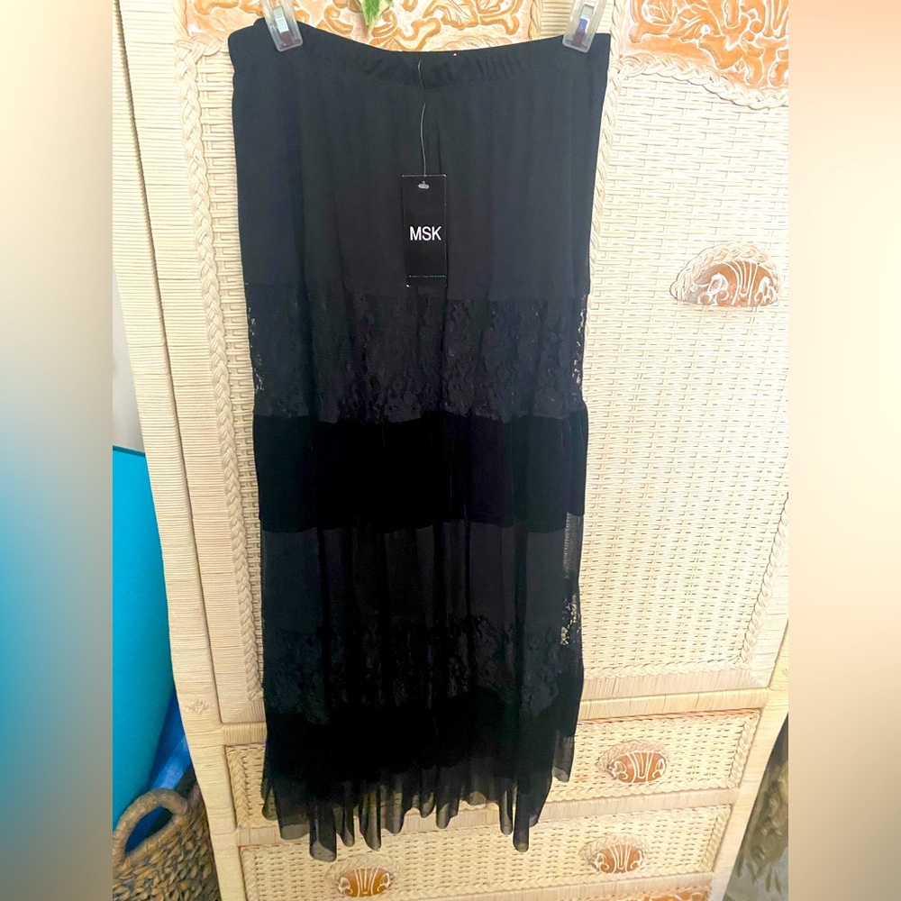 Black tiered skirt